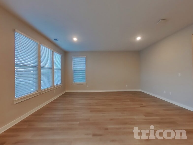 Building Photo - 427 Wind Dance Dr