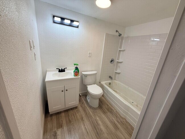 Building Photo - 1801 E 2nd St