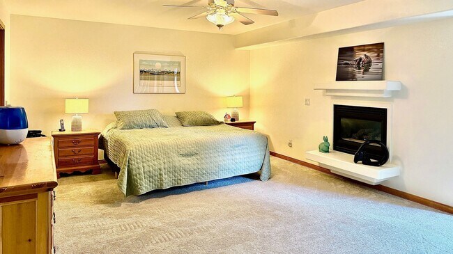 Building Photo - Warm & Spacious Woodmoor Home in a Fantast...
