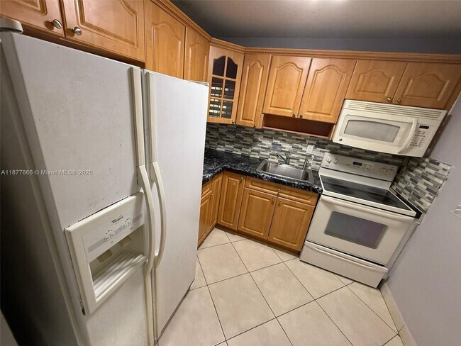 Building Photo - 1325 W 68th St