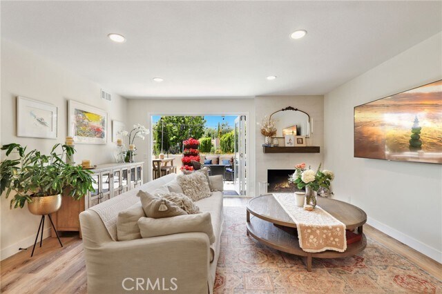 Building Photo - 2425 Vista Hogar