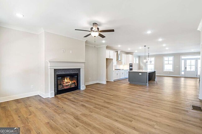 Building Photo - 152 Palm St