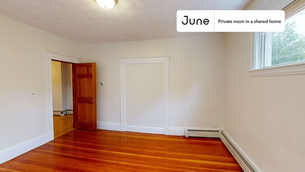 Building Photo - Room in Shared 5 bed/1 bath home