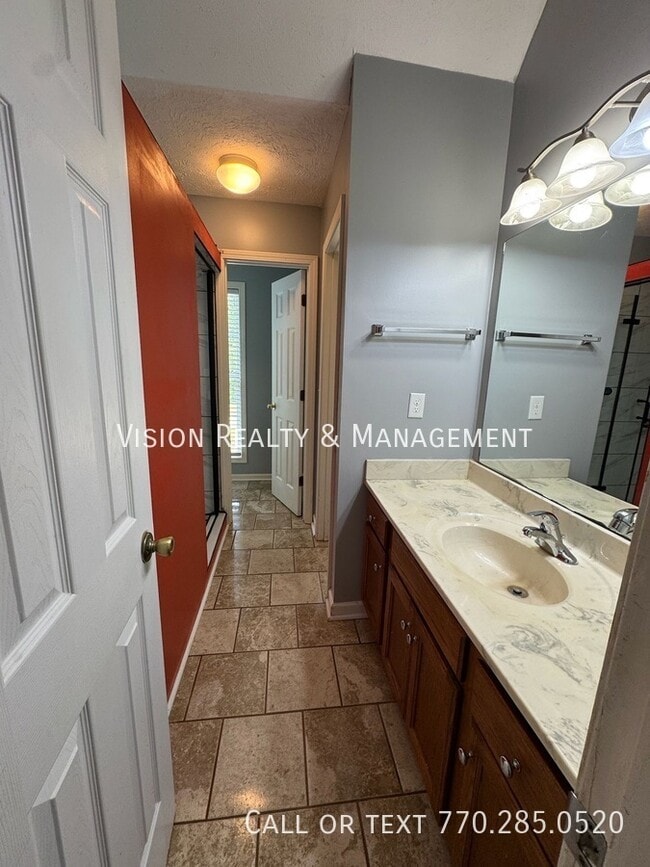 Building Photo - 210 Edgemont Dr