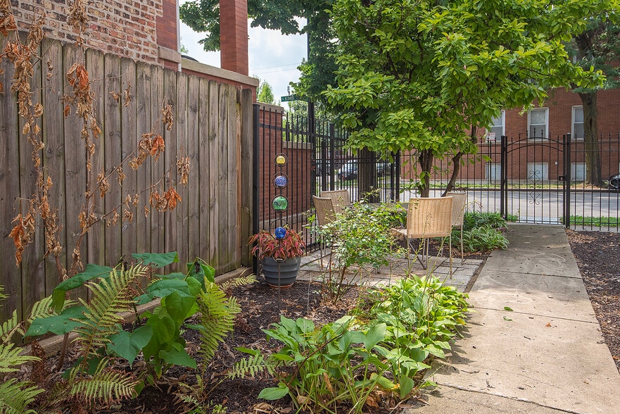 Yard - 2235 N Kimball Ave