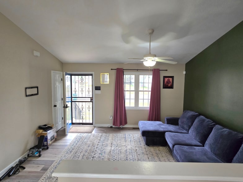 Building Photo - 4612 Raspberry Patch Ln