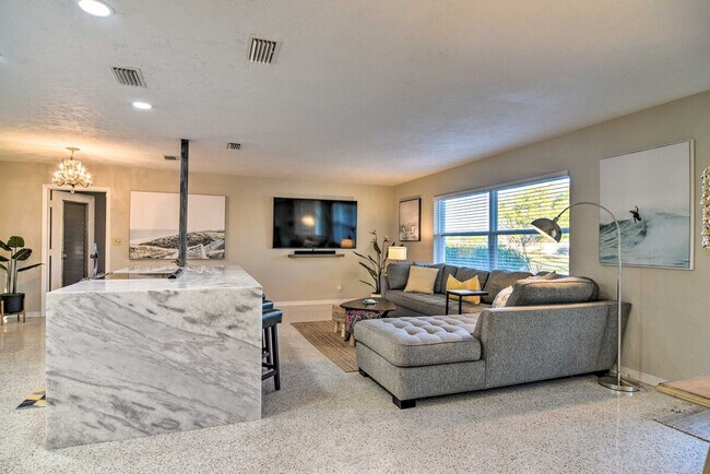 Building Photo - 11548 62nd Ave N