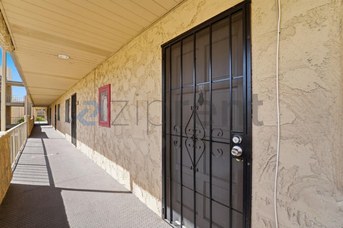 Building Photo - 4950 N Miller Rd