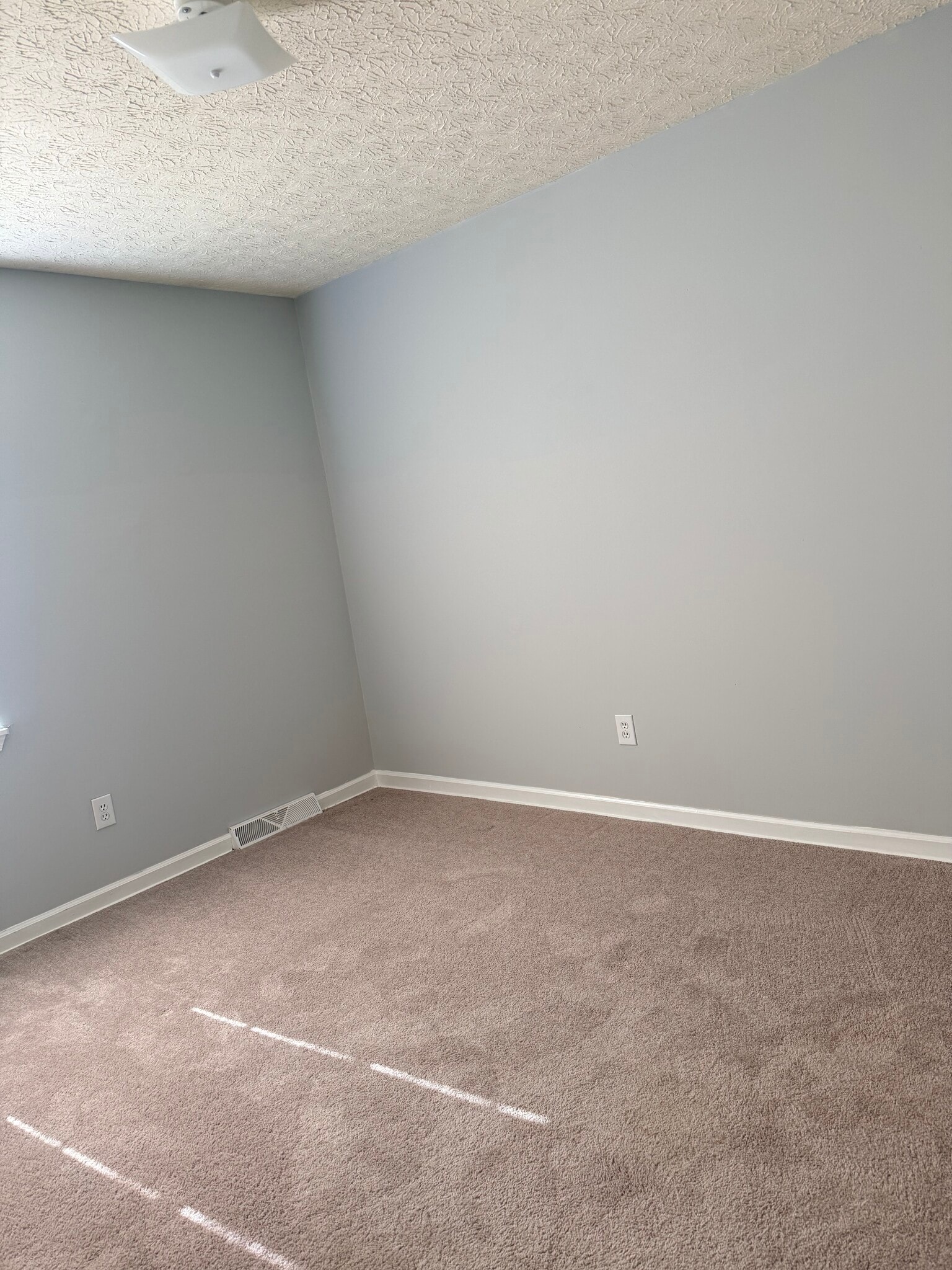 Building Photo - 24 Duiguid Dr