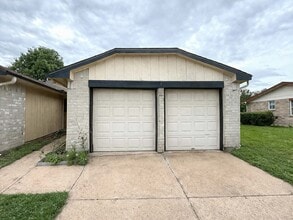 Building Photo - 12119 Tambourine Dr