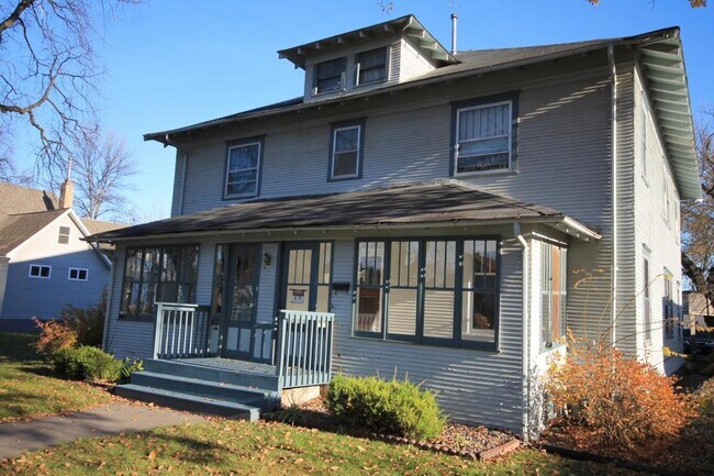 Building Photo - 910 / 912 N 4th St