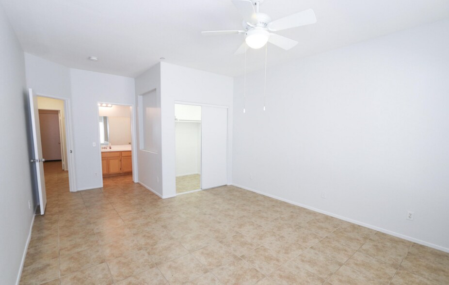 Building Photo - 3713 Vista Verde