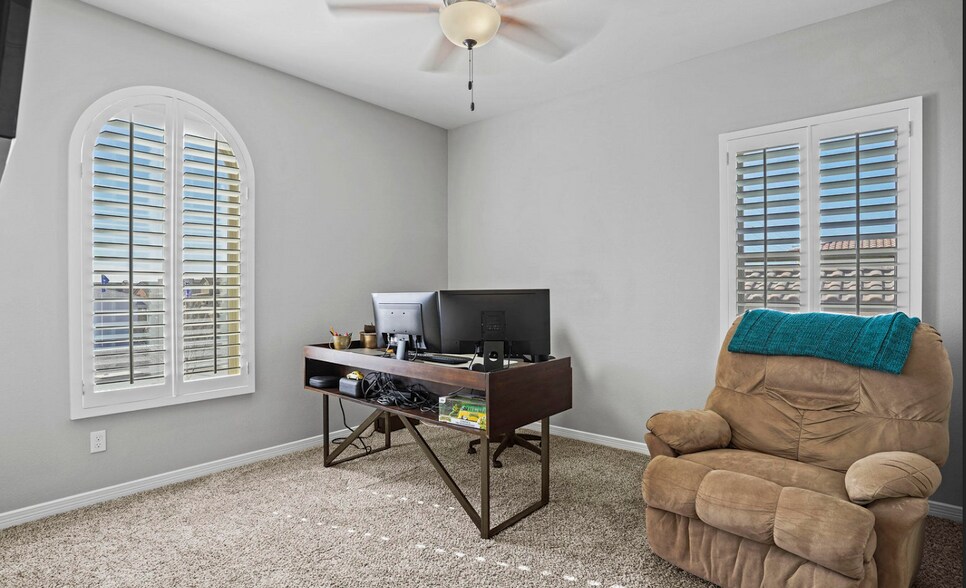 Building Photo - 14695 Pebble Hills Blvd