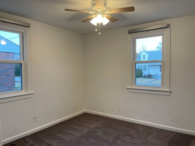 Building Photo - Impeccably Updated 3 BR / 2 BA Ranch