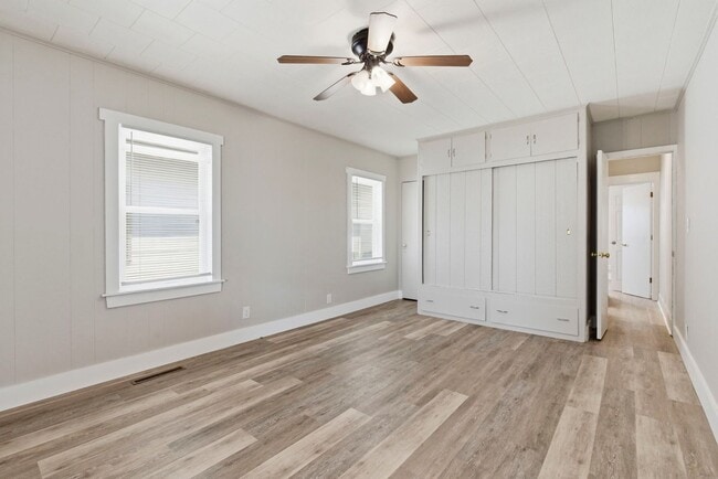 Building Photo - 3 Bedroom | 2 Bathroom | Springfield MO