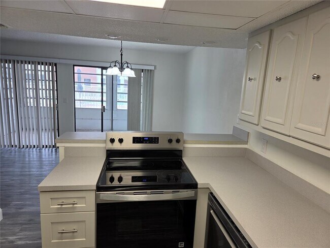 Building Photo - 22333 Edgewater Dr