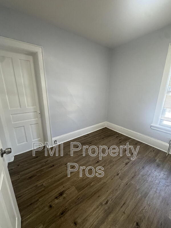 Building Photo - 3373 N Richards St