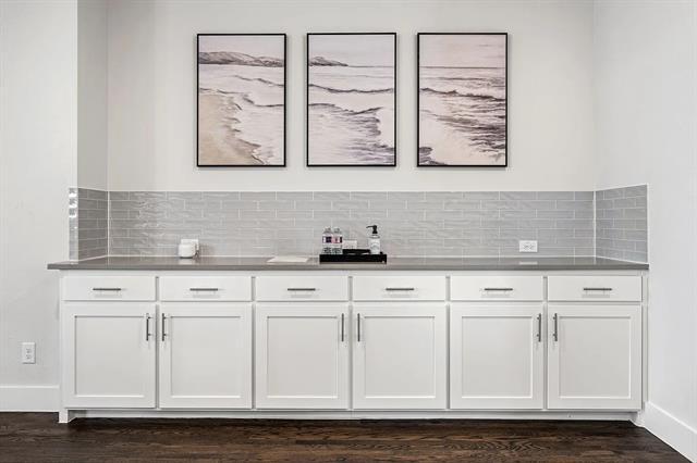 Building Photo - 804 War Admiral Dr