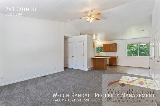 Building Photo - 741 30th St