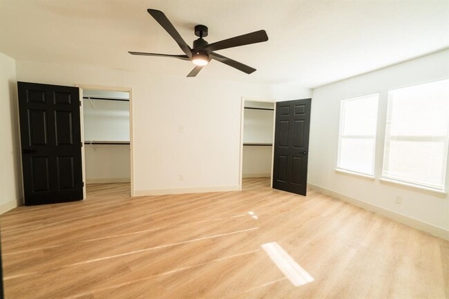 Building Photo - 1402 Bayou Shore Dr