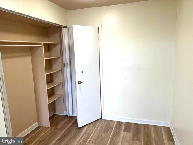 Building Photo - 1836 Metzerott Rd