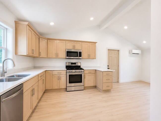 Building Photo - 105 Watson Ave
