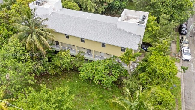 Building Photo - 1235 NW 9th Ave