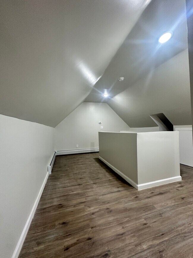 Building Photo - 5 Ashford St