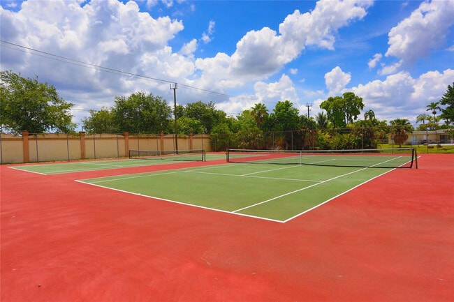 Building Photo - 8225 Sunrise Lakes Blvd