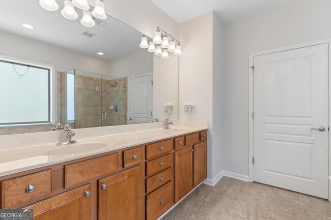 Building Photo - 105 Dahlia Dr