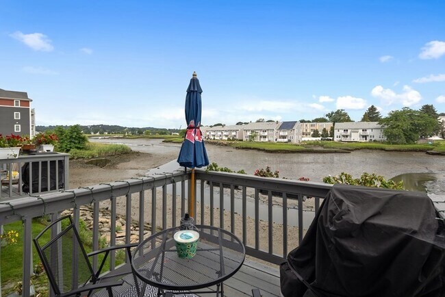 Building Photo - 37 Canal St