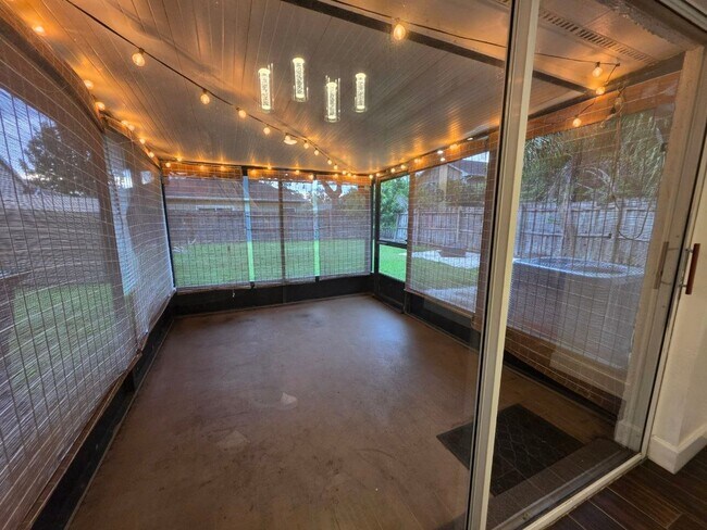 Building Photo - 12324 Gingham Ct