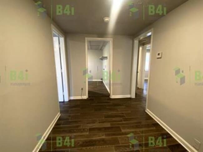 Building Photo - 8012 Green St