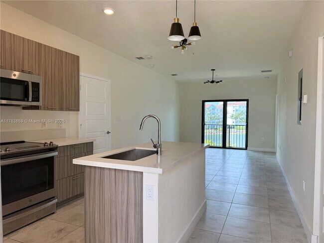 Building Photo - 4636 NW 84th Ave