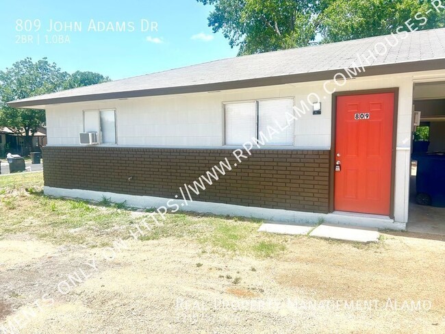 Building Photo - **MOVE-IN SPECIAL** AVAILABLE NOW! 2 Bedro...