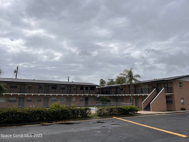 Primary Photo - 1715 Dixon Blvd