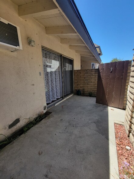 Building Photo - 7340 Ventura Canyon Ave