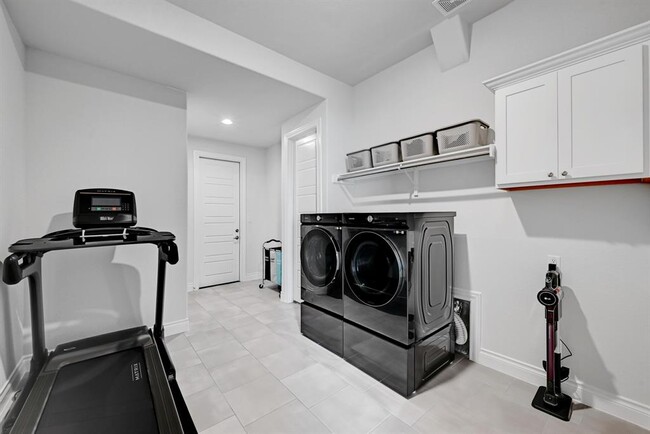 Building Photo - 4809 Serene Hills Dr