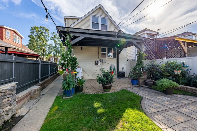 Building Photo - 3838 W 64th St