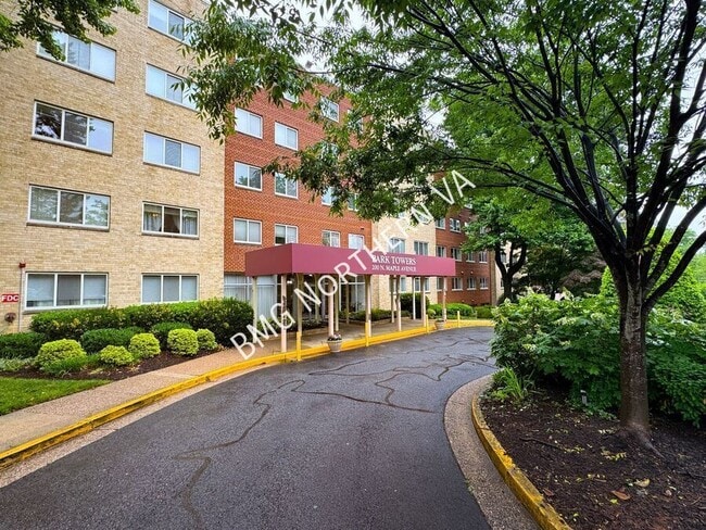 Building Photo - 200 N Maple Ave