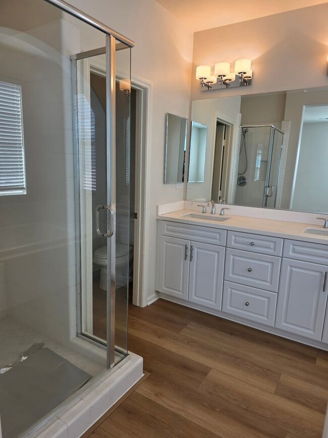 Building Photo - Gorgeous 3 Bedroom Townhome in Paseo del Sol with new flooring and paint!