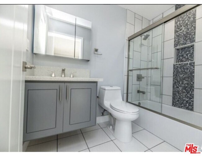 Building Photo - 1118 Heliotrope Dr