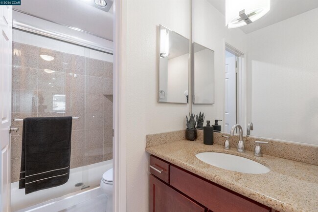 Building Photo - 1315 A St