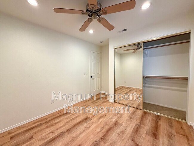 Building Photo - 23775 Cruise Cir Dr