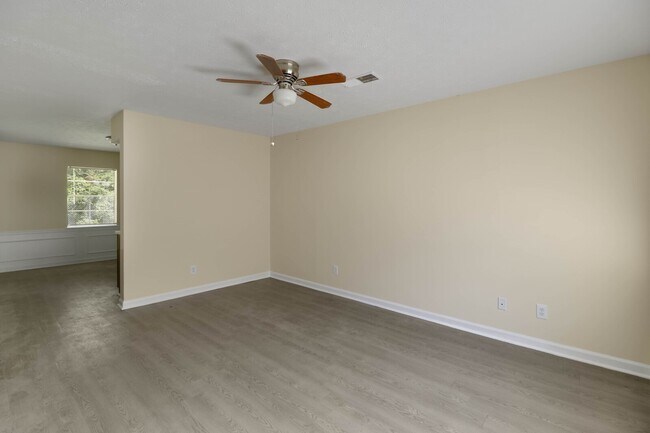 Building Photo - 360 N 19th St