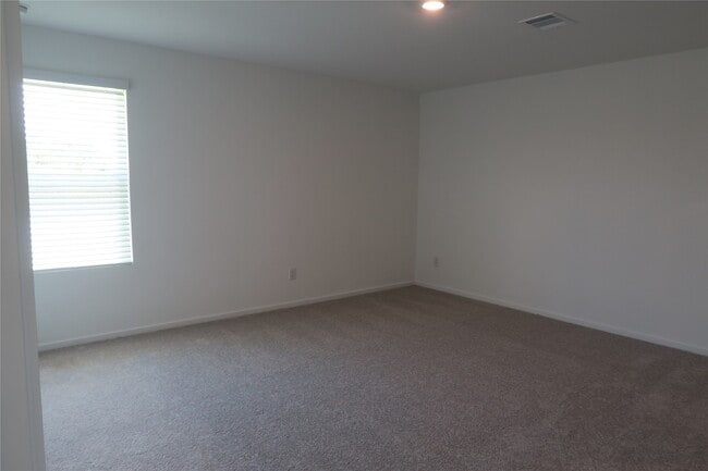 Building Photo - 921 Woodhaven Lks Dr