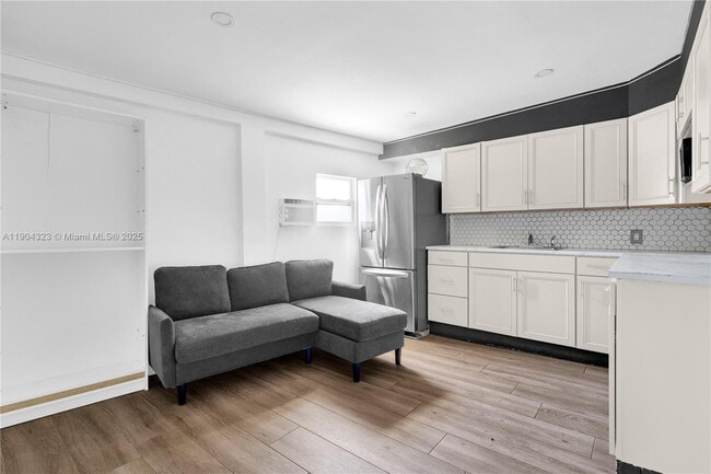 Building Photo - 14970 Leisure Dr