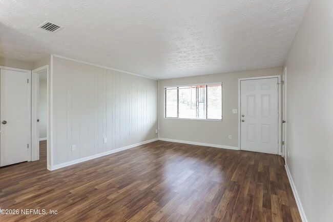 Building Photo - 9572 Spottswood Rd W