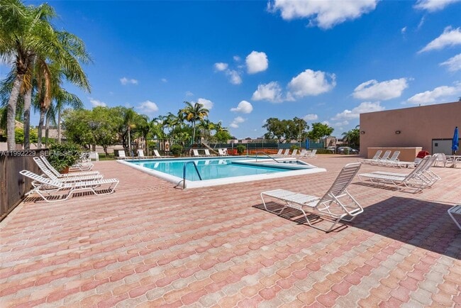 Building Photo - 1350 NW 123rd Ave