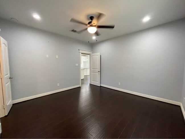 Building Photo - 20551 Canterbury Ln